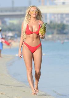 Amber Turner feet photo thumbnail