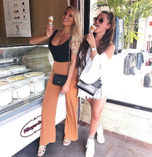 Amber Turner feet photo thumbnail