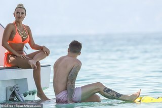 Amber Turner feet photo thumbnail