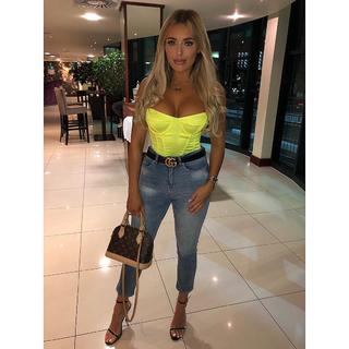 Amber Turner feet photo thumbnail