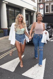 Amber Turner feet photo thumbnail