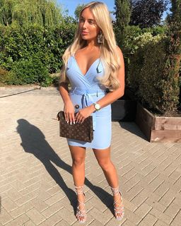 Amber Turner feet photo thumbnail