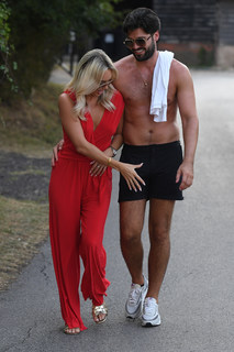 Amber Turner feet photo thumbnail