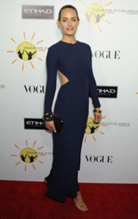 Amber Valletta feet photo thumbnail