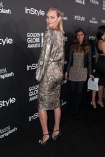Amber Valletta feet photo thumbnail