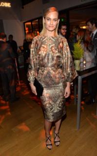 Amber Valletta feet photo thumbnail