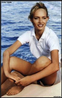 Amber Valletta feet photo thumbnail