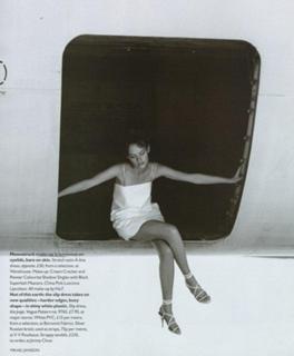 Amber Valletta feet photo thumbnail