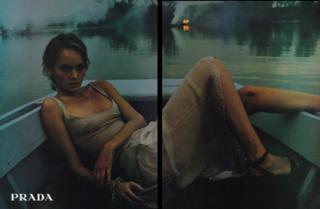 Amber Valletta feet photo thumbnail