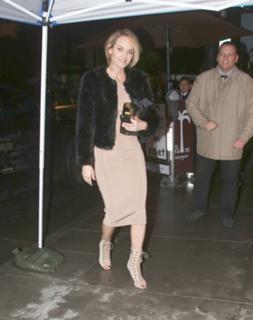 Amber Valletta feet photo thumbnail