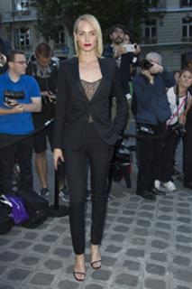Amber Valletta feet photo thumbnail