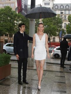 Amber Valletta feet photo thumbnail
