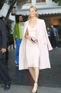 Amber Valletta feet photo thumbnail