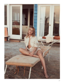 Amber Valletta feet photo thumbnail