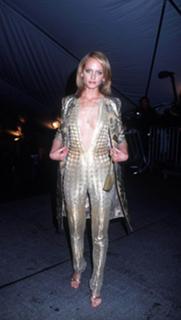 Amber Valletta feet photo thumbnail