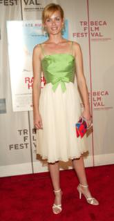 Amber Valletta feet photo thumbnail