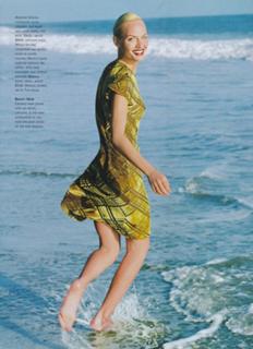 Amber Valletta feet photo thumbnail