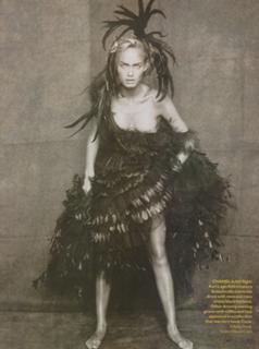 Amber Valletta feet photo thumbnail