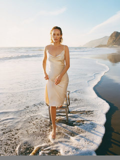 Amber Valletta feet photo thumbnail