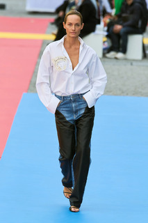 Amber Valletta feet photo 3