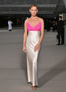 Amber Valletta feet photo 1