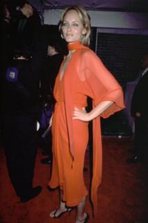 Amber Valletta feet photo thumbnail