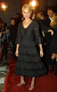 Amber Valletta feet photo thumbnail