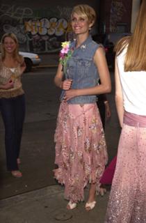 Amber Valletta feet photo thumbnail