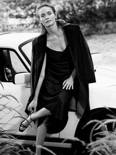 Amber Valletta feet photo thumbnail