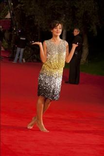 Ambra Angiolini feet photo thumbnail