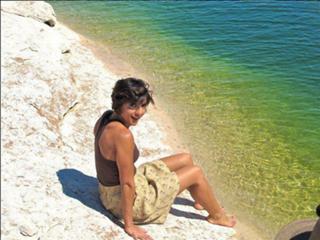 Ambra Angiolini feet photo thumbnail