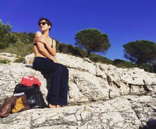 Ambra Angiolini feet photo thumbnail