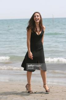 Ambra Angiolini feet photo thumbnail