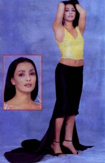 Ambra Angiolini feet photo thumbnail