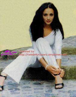 Ambra Angiolini feet photo thumbnail