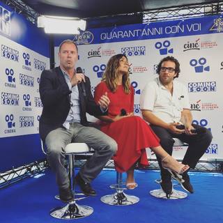 Ambra Angiolini feet photo thumbnail