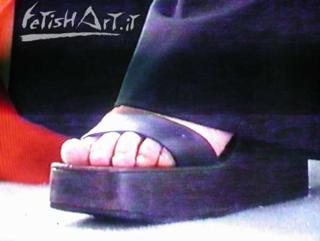 Ambra Angiolini feet photo thumbnail