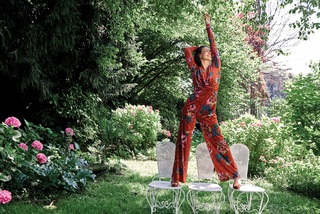 Ambra Angiolini feet photo thumbnail