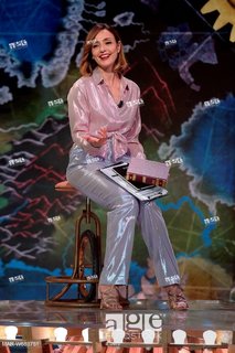 Ambra Angiolini feet photo thumbnail