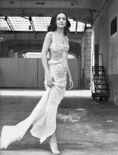 Ambra Angiolini feet photo thumbnail