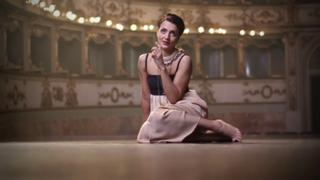 Ambra Angiolini feet photo thumbnail