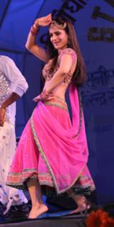 Ameesha Patel feet photo thumbnail
