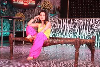 Ameesha Patel feet photo thumbnail