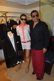 Ameesha Patel feet photo thumbnail