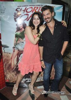 Ameesha Patel feet photo thumbnail
