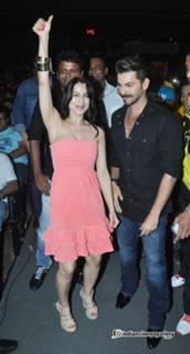 Ameesha Patel feet photo thumbnail