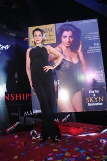 Ameesha Patel feet photo thumbnail