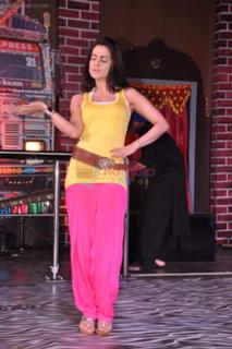 Ameesha Patel feet photo thumbnail