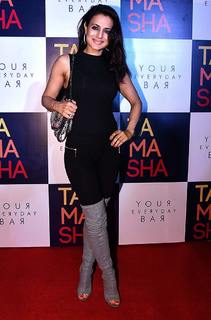 Ameesha Patel feet photo thumbnail