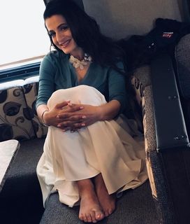Ameesha Patel feet photo thumbnail